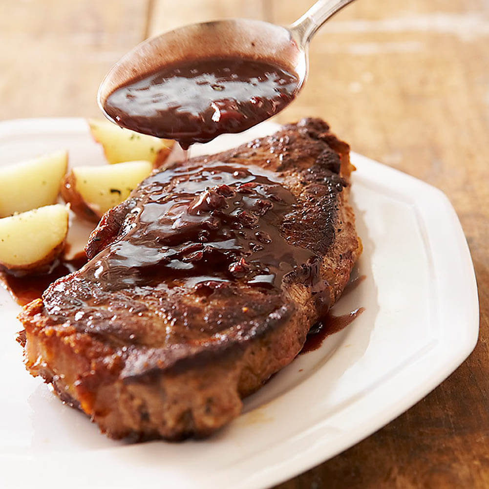 Learn to make red wine pan sauce in this online cooking class