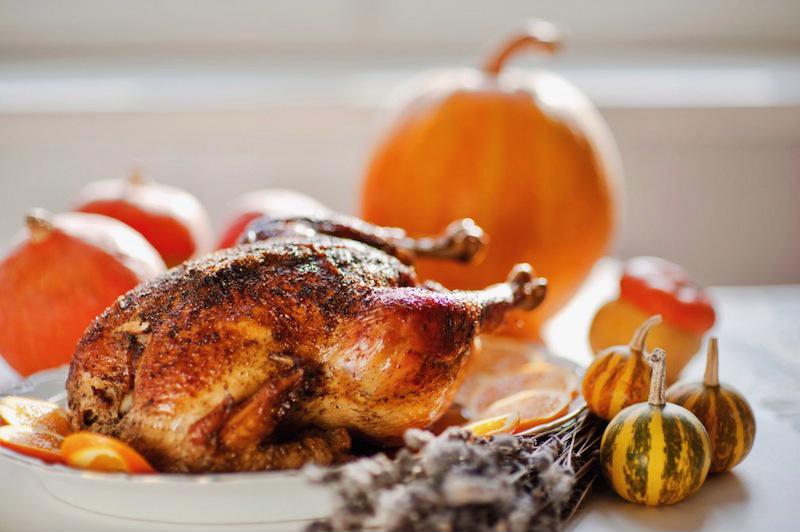 With a few colorful touches, you can make Thanksgiving dinner look amazing.